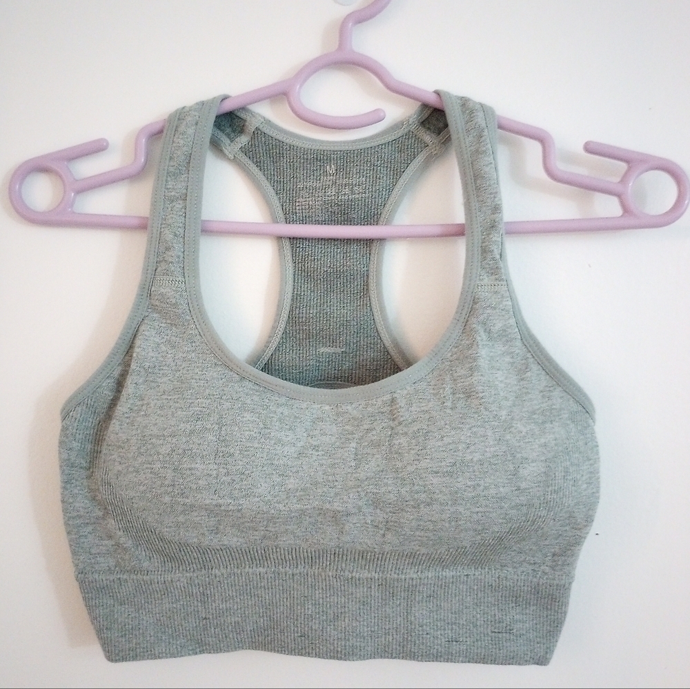 Light Gray Seamless Racerback Padded Sports Bra Size Medium